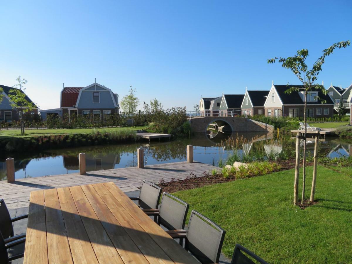 Luxurious Water Villa Uitdam Kültér fotó