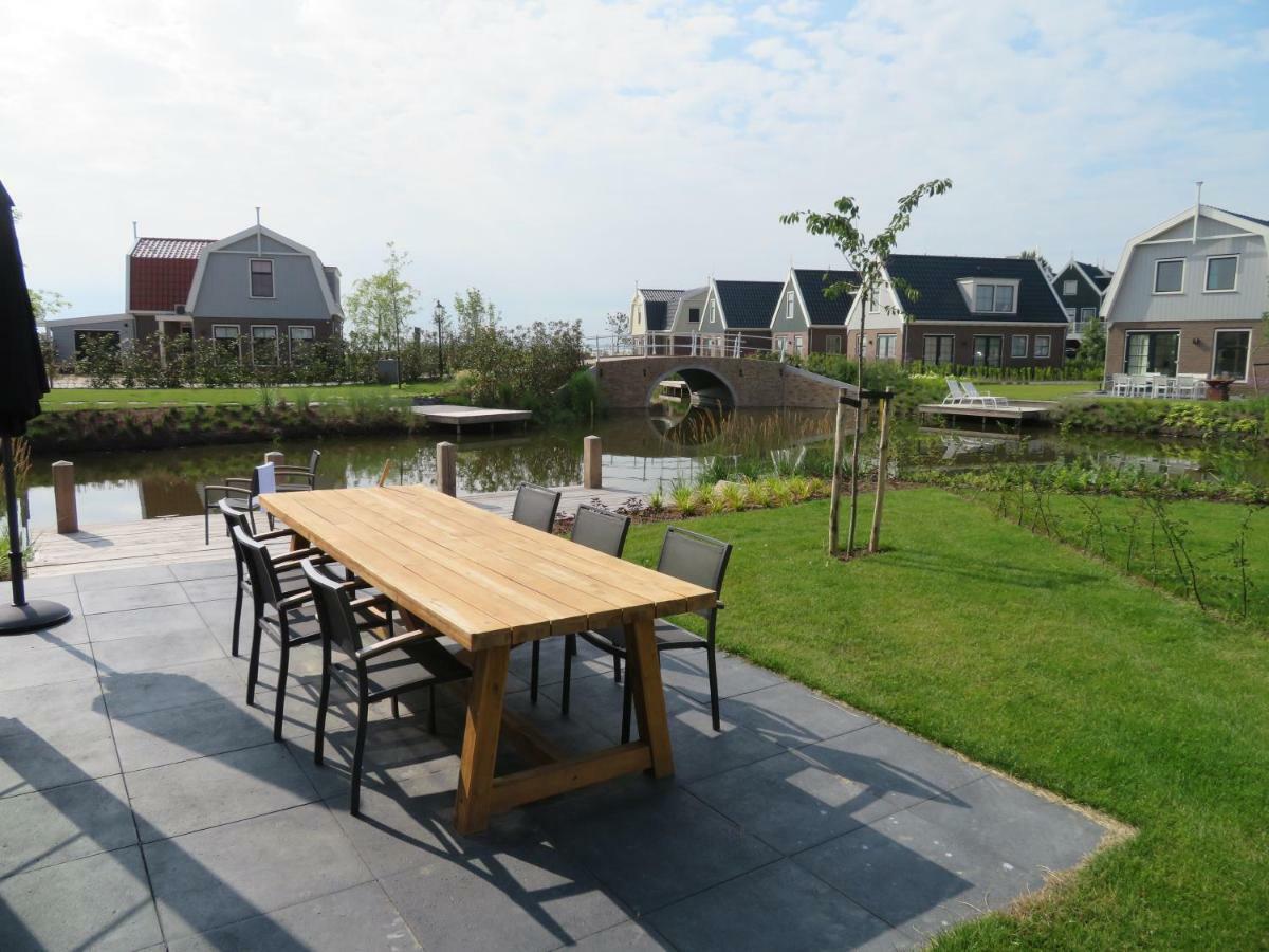 Luxurious Water Villa Uitdam Kültér fotó